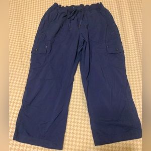 LL Bean cropped utility pants. Elastic waist. Plenty of pockets. Navy blue. Lg.